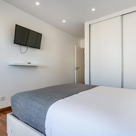 Serene Blue 1 Bdr Flat With Balcony By Lovelystay Portimão Eksteriør billede