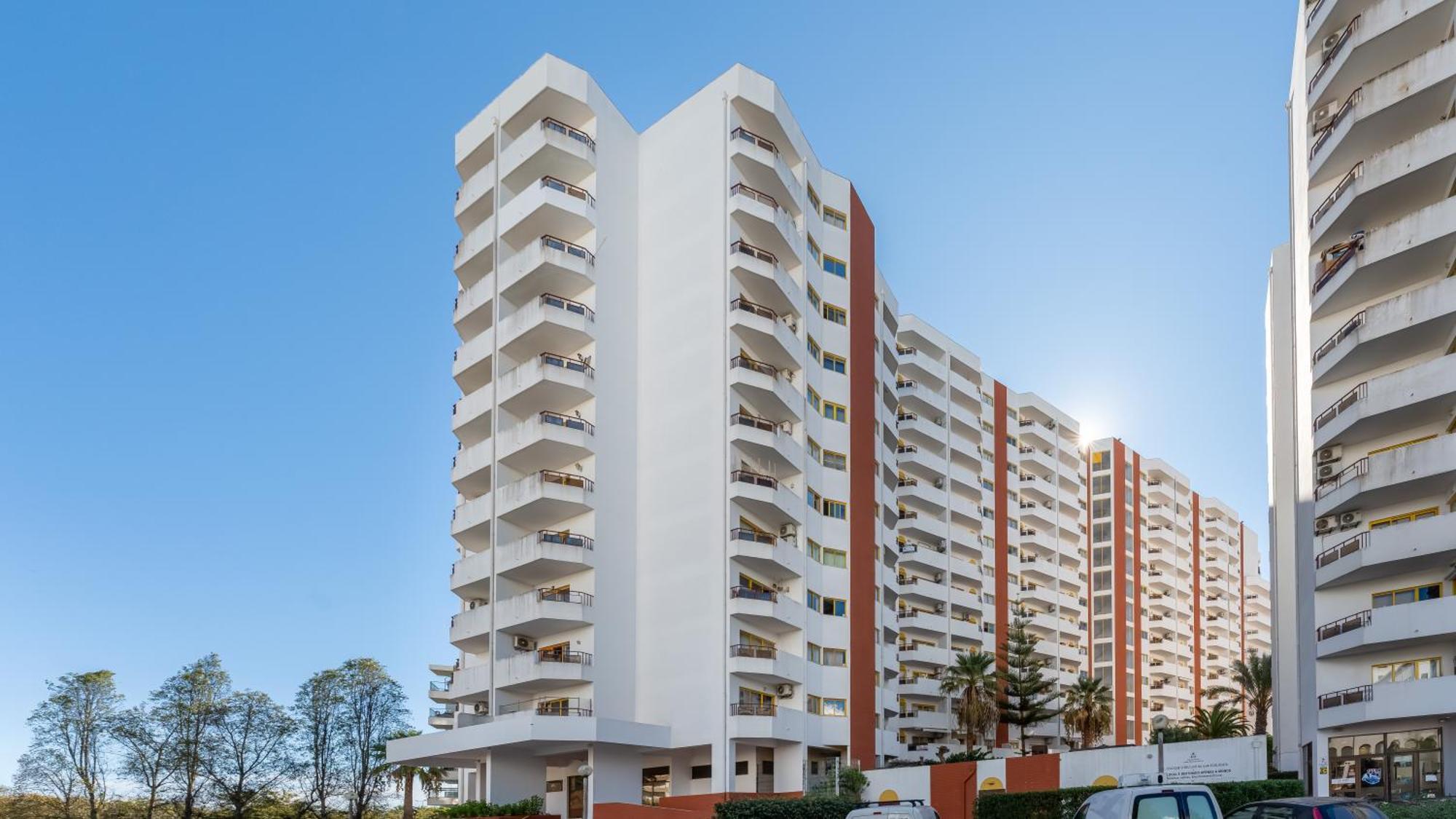 Serene Blue 1 Bdr Flat With Balcony By Lovelystay Portimão Eksteriør billede